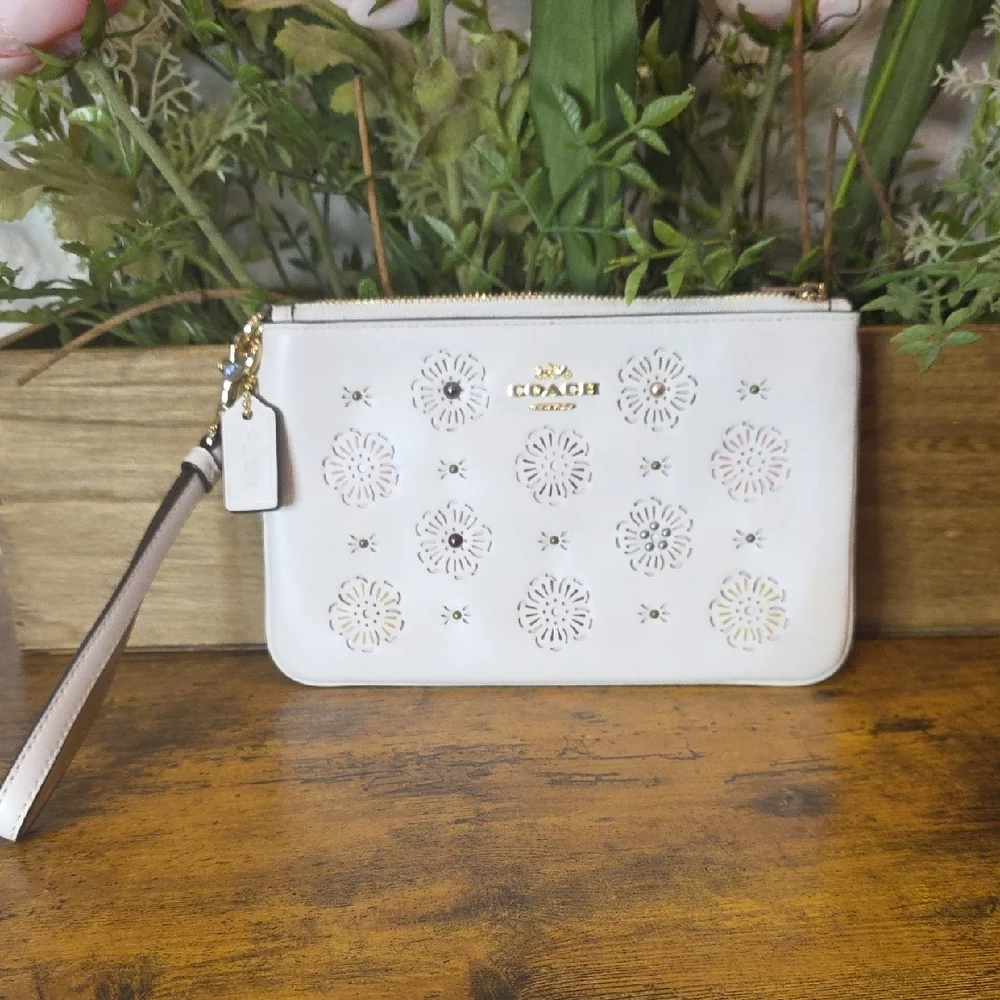 Coach Tea Rose Large Clutch